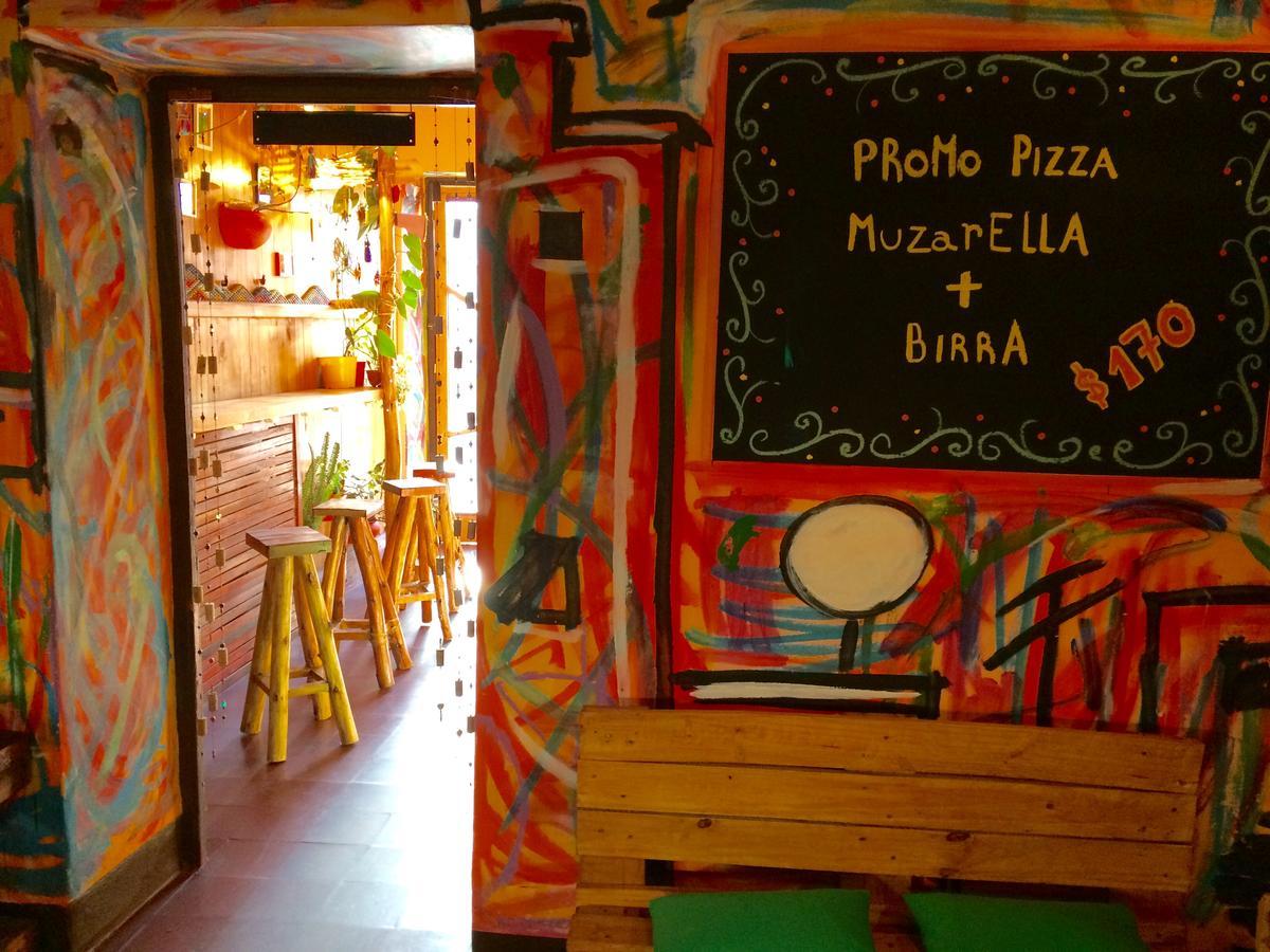La Puerta Verde Hostel & Bar Humahuaca Exterior photo