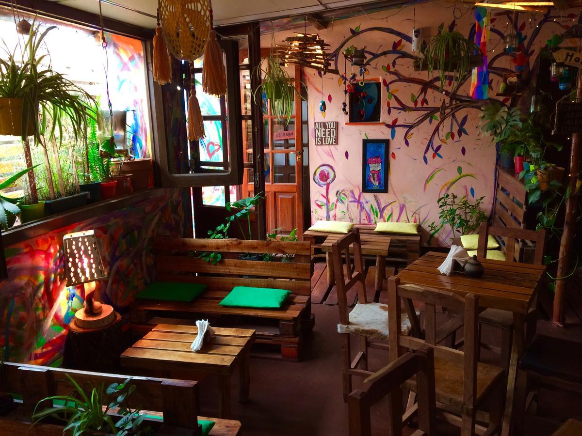 La Puerta Verde Hostel & Bar Humahuaca Exterior photo