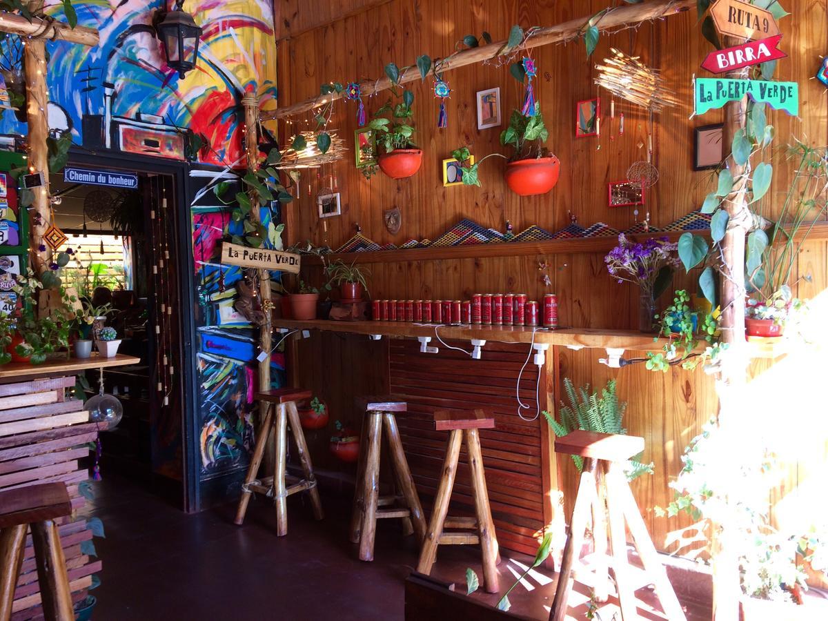 La Puerta Verde Hostel & Bar Humahuaca Exterior photo