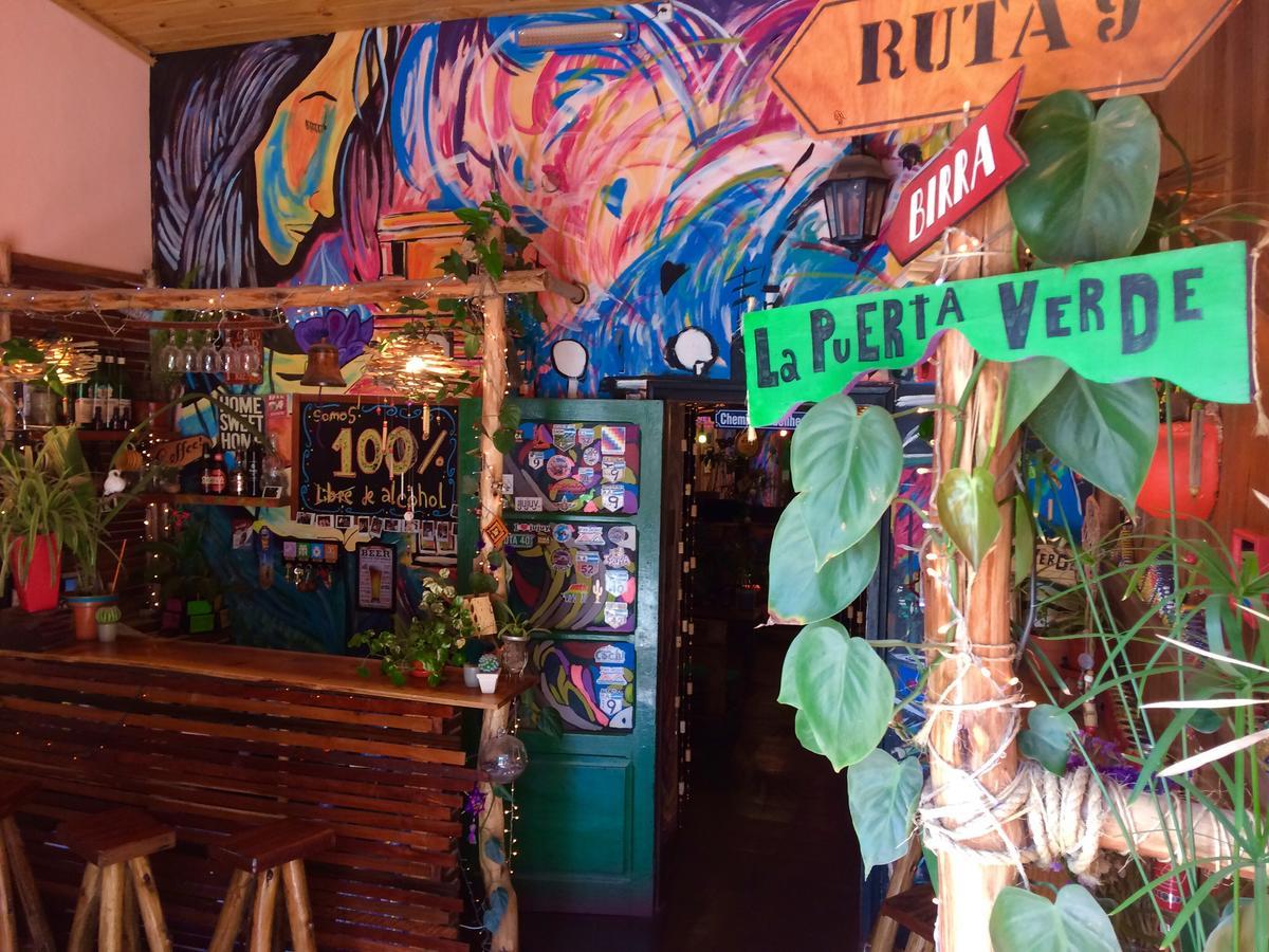 La Puerta Verde Hostel & Bar Humahuaca Exterior photo